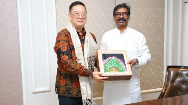 CM Hemant Soren meets Singapore envoy, seeks investment in Jharkhand