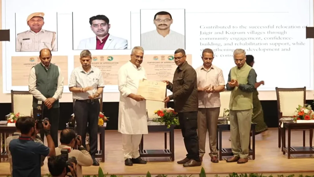 Global Tiger Day: Three Palamu Tiger Reserve frontline staff honoured by NTCA for village relocation efforts