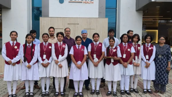 Raksha Bandhan at Curesta ACMS hospital: Students tie rakhis to doctors, healthcare workers