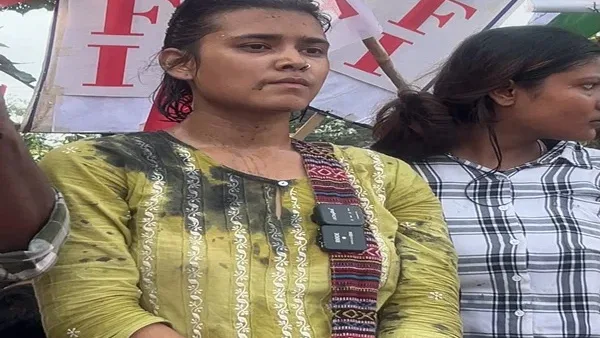 JPSC-JSSC scam: Ink thrown at AISA leader Neha Bora during Jharkhand assembly march
