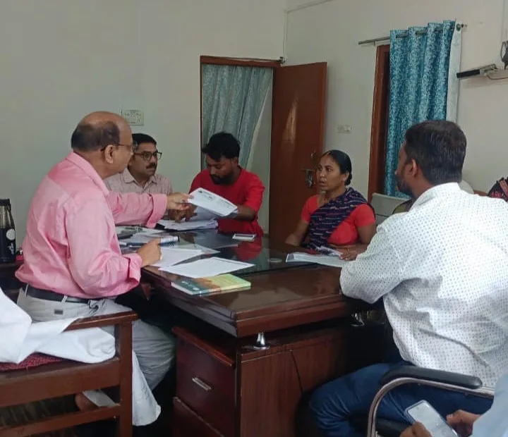 Jharkhand SIR: Married women bring Bihar, UP electoral roll data to get mapped in Palamu