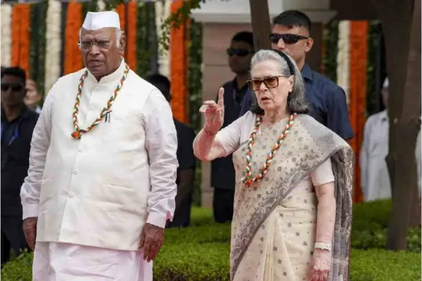 Vande Mataram row: Amit Shah, Bankim descendant demand Congress apology