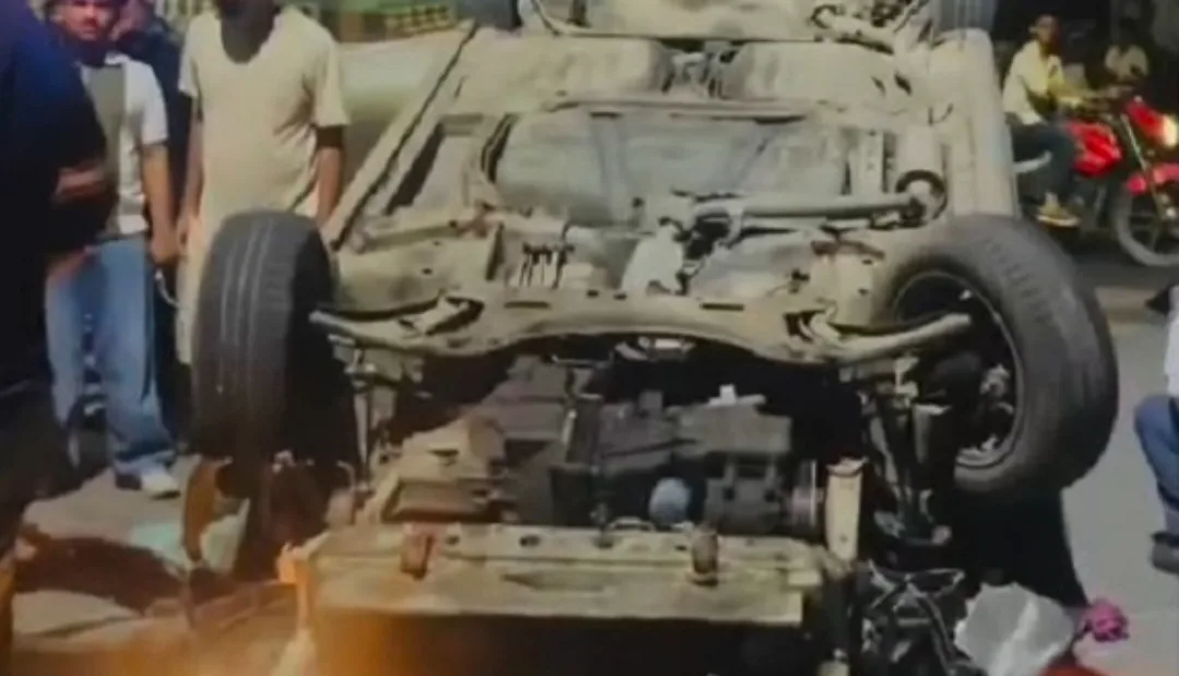 Car overturns near Tinplate Kali Mandir in Jamshedpur, two injured