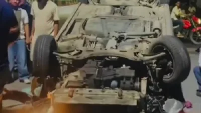 Car overturns near Tinplate Kali Mandir in Jamshedpur, two injured