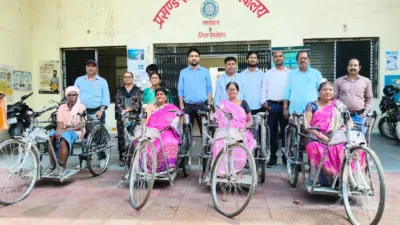 Latehar: Four advanced filariasis patients get tricycles to improve mobility