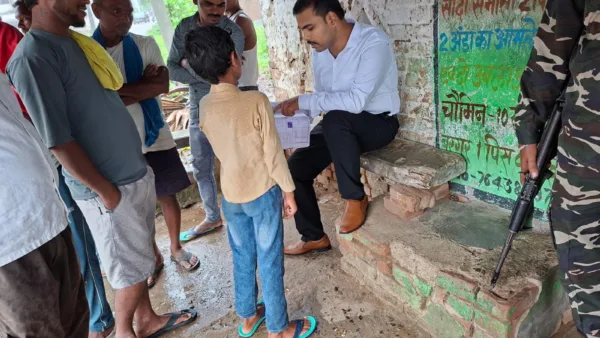 Jharkhand: Senior police officer tests class IV student’s maths skills during village visit