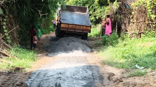 Gen Alpha wants a walkable road, Palamu DC responds with stone dust