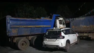 Hyva carrying 500 CFT sand seized in Potka for illegal transportation