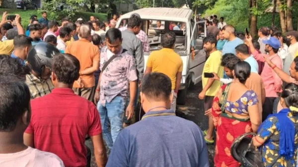 Brake failure sends school van crashing into divider, 10 children injured in Jamshedpur