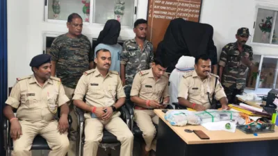 Son, mother foil daylight robbery at Palamu CSP; police rescue looters from angry mob