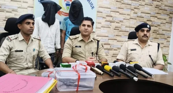 Two held with loaded country-made pistol, three live cartridges in Jamshedpur’s Kadma