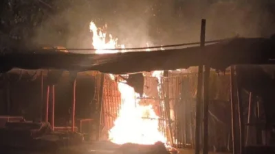 Fire engulfs shops at Golmuri vegetable market in Jamshedpur