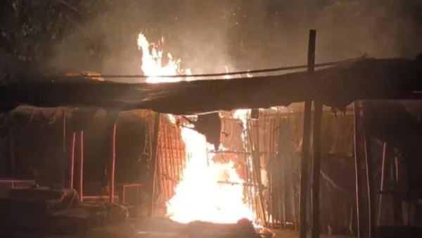 Fire engulfs shops at Golmuri vegetable market in Jamshedpur