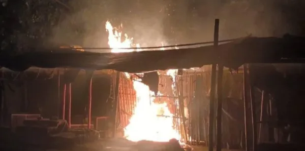 Fire engulfs shops at Golmuri vegetable market in Jamshedpur