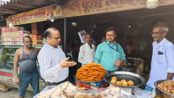Palamu food safety team seizes expired burger buns, destroys contaminated chow mein and pedas