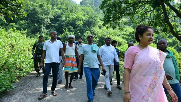 CM Hemant Soren inspects under-construction Kasmar–Barlanga road, reviews progress and quality