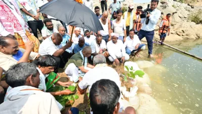 CM Hemant Soren immerses late mother Rupi Soren’s ashes at Rajrappa Sangam