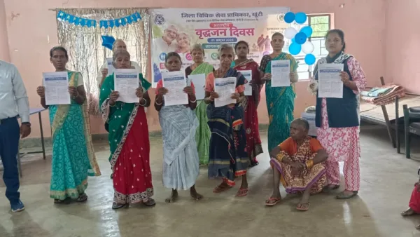Khunti DLSA holds legal, Aadhaar and medical camp for senior citizens