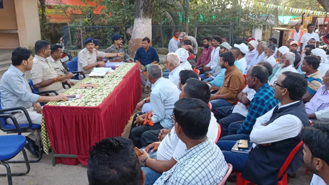 Latehar police hold peace committee meeting ahead of Durga Puja