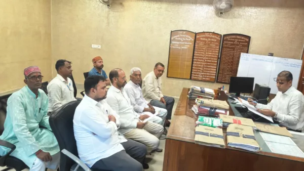 Palamu BJP seeks early compensation for crop, house damage caused by monkeys, nilgais, elephants