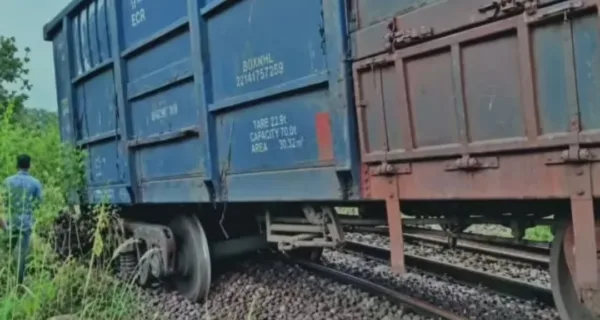 Freight train derailment disrupts rail traffic in Chakradharpur division