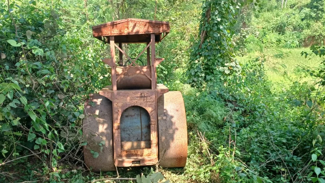 Man dies after colliding with road roller in Mahuadnar